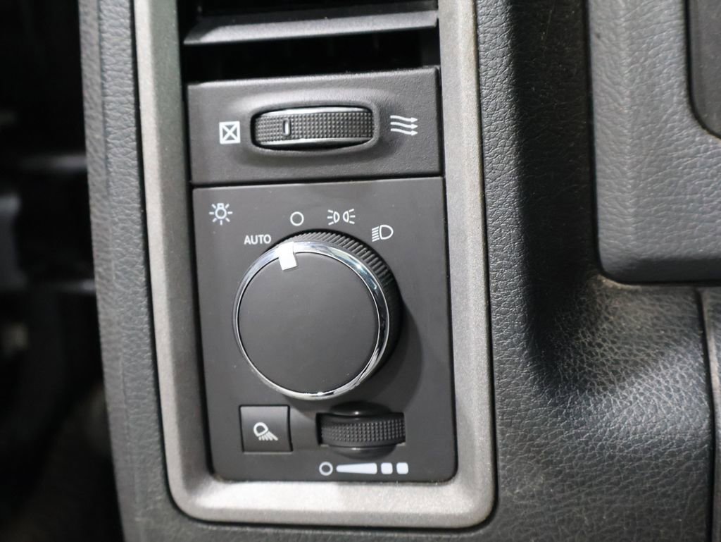 Used 2016 RAM 1500 ST w/ SXT Appearance Group image 27