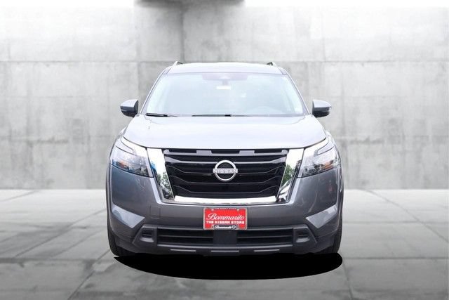 Certified 2025 Nissan Pathfinder SV FWD image 4