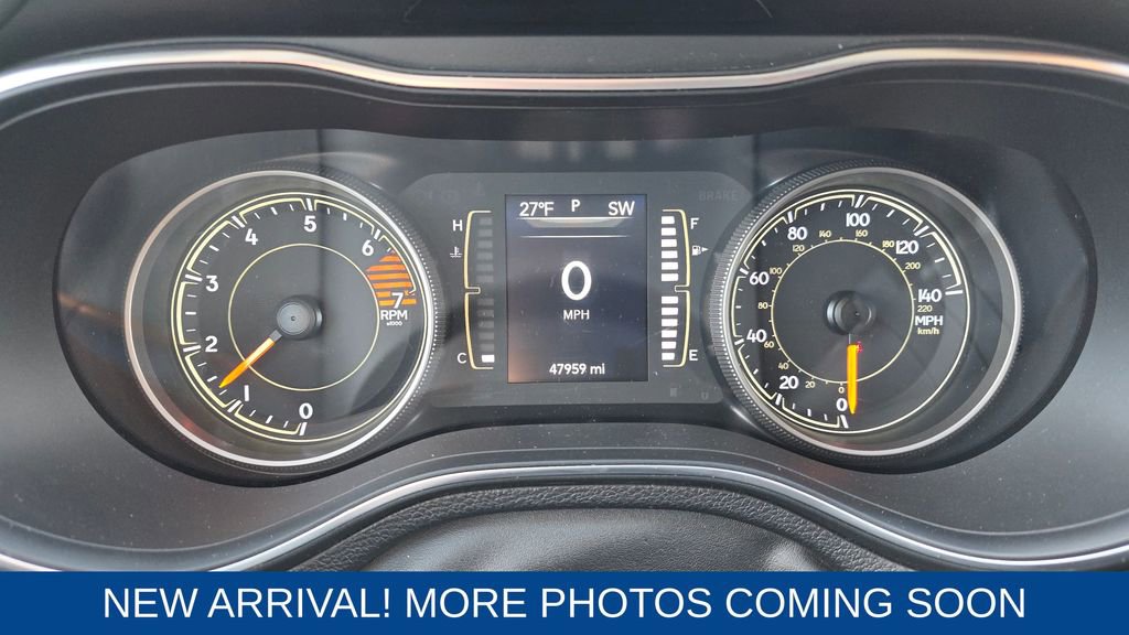 Used 2019 Jeep Cherokee Latitude w/ Popular Appearance Group image 17