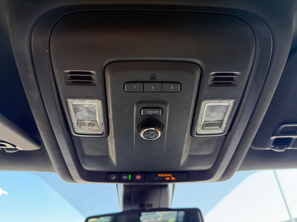 Used 2021 Chevrolet Suburban LT AWD/4WD image 14