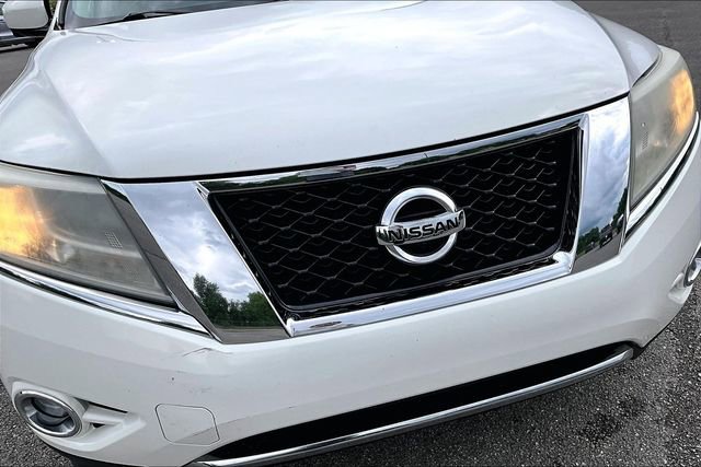 Used 2013 Nissan Pathfinder Platinum AWD/4WD image 26
