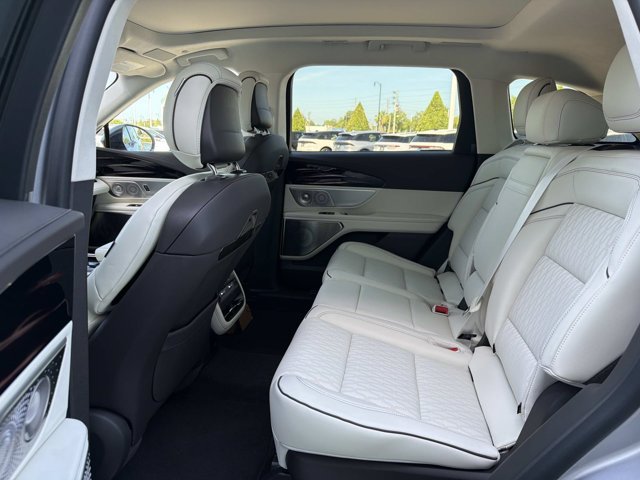 New 2026 Lincoln Nautilus Black Label w/ Jet Appearance Package AWD/4WD image 16