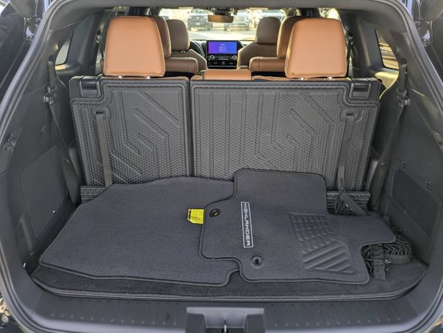 Certified 2025 Toyota Highlander Platinum AWD/4WD image 30