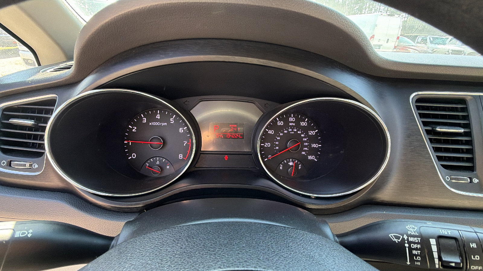 Used 2017 Kia Sedona LX image 29