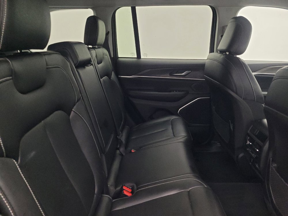 Used 2023 Jeep Grand Cherokee Limited AWD/4WD image 19