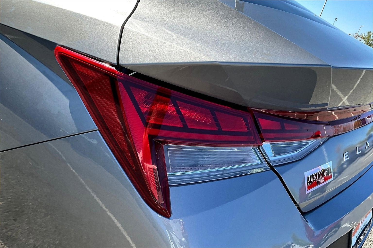 Used 2024 Hyundai Elantra Limited FWD image 27