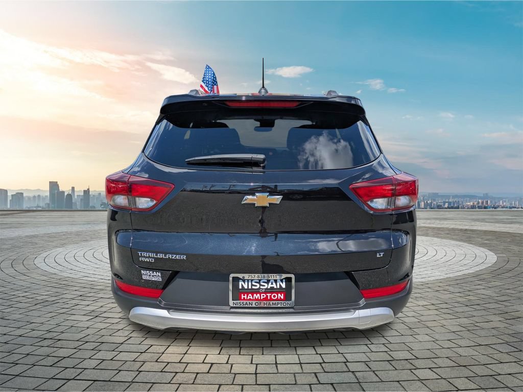 Used 2025 Chevrolet TrailBlazer LT AWD/4WD image 6