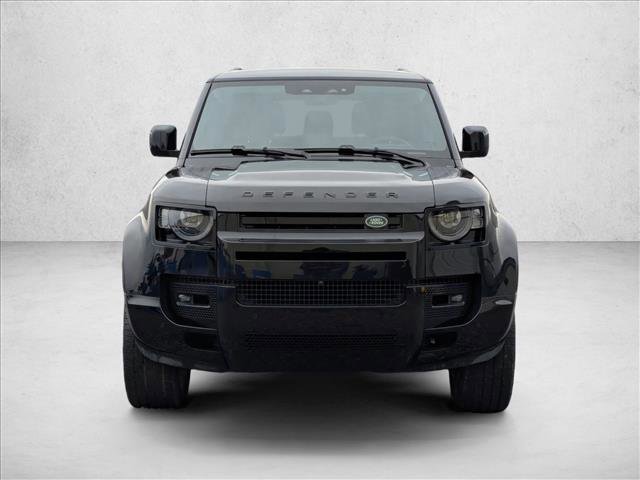 New 2025 Land Rover Defender 90 X-Dynamic SE image 5