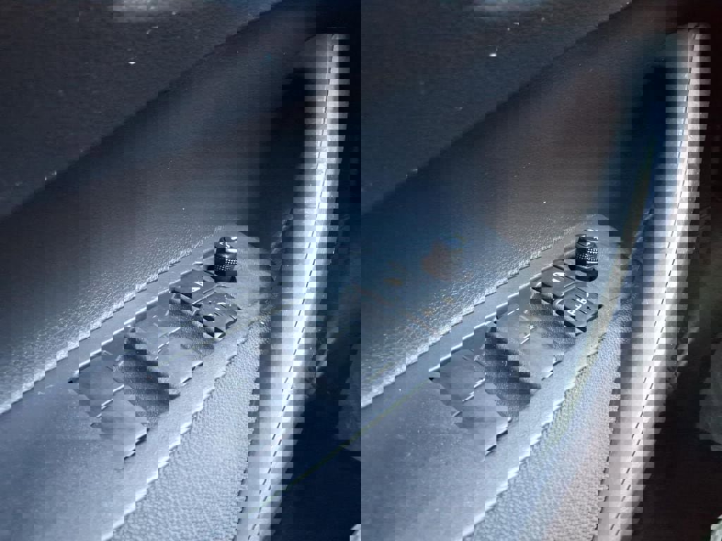 Used 2020 Toyota Corolla LE image 27