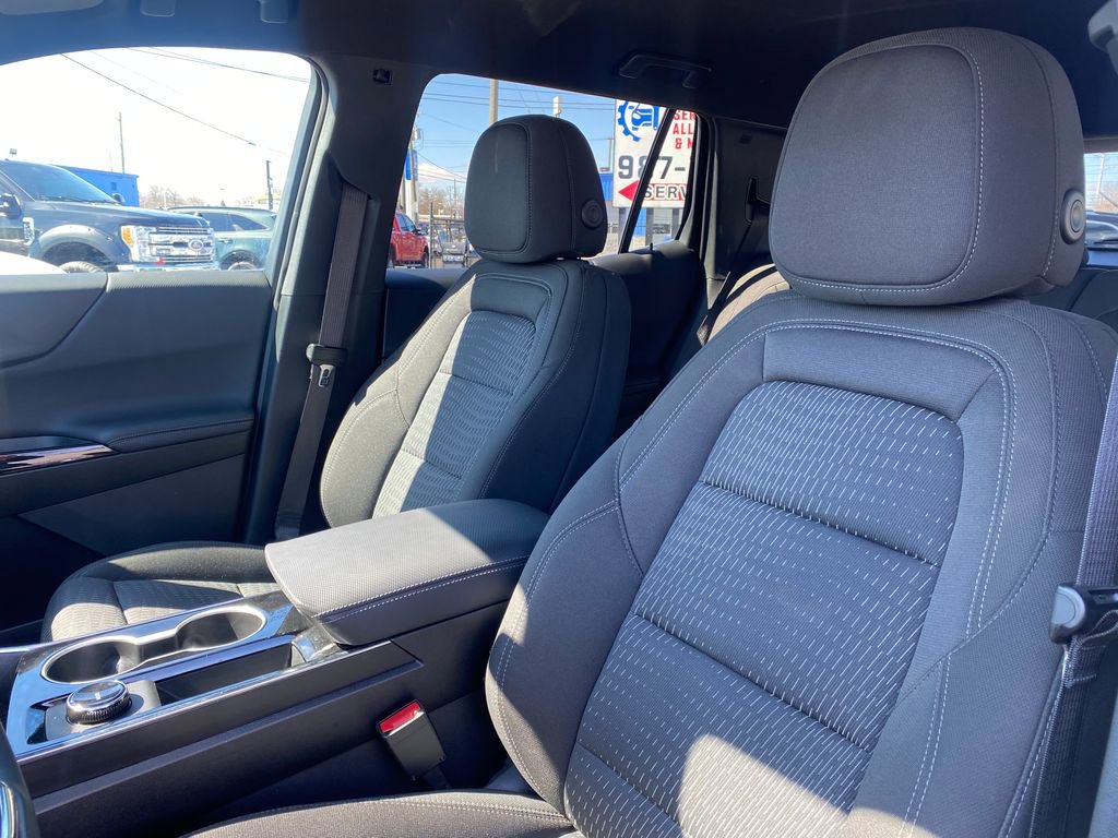 Used 2026 Chevrolet Equinox LT FWD image 10