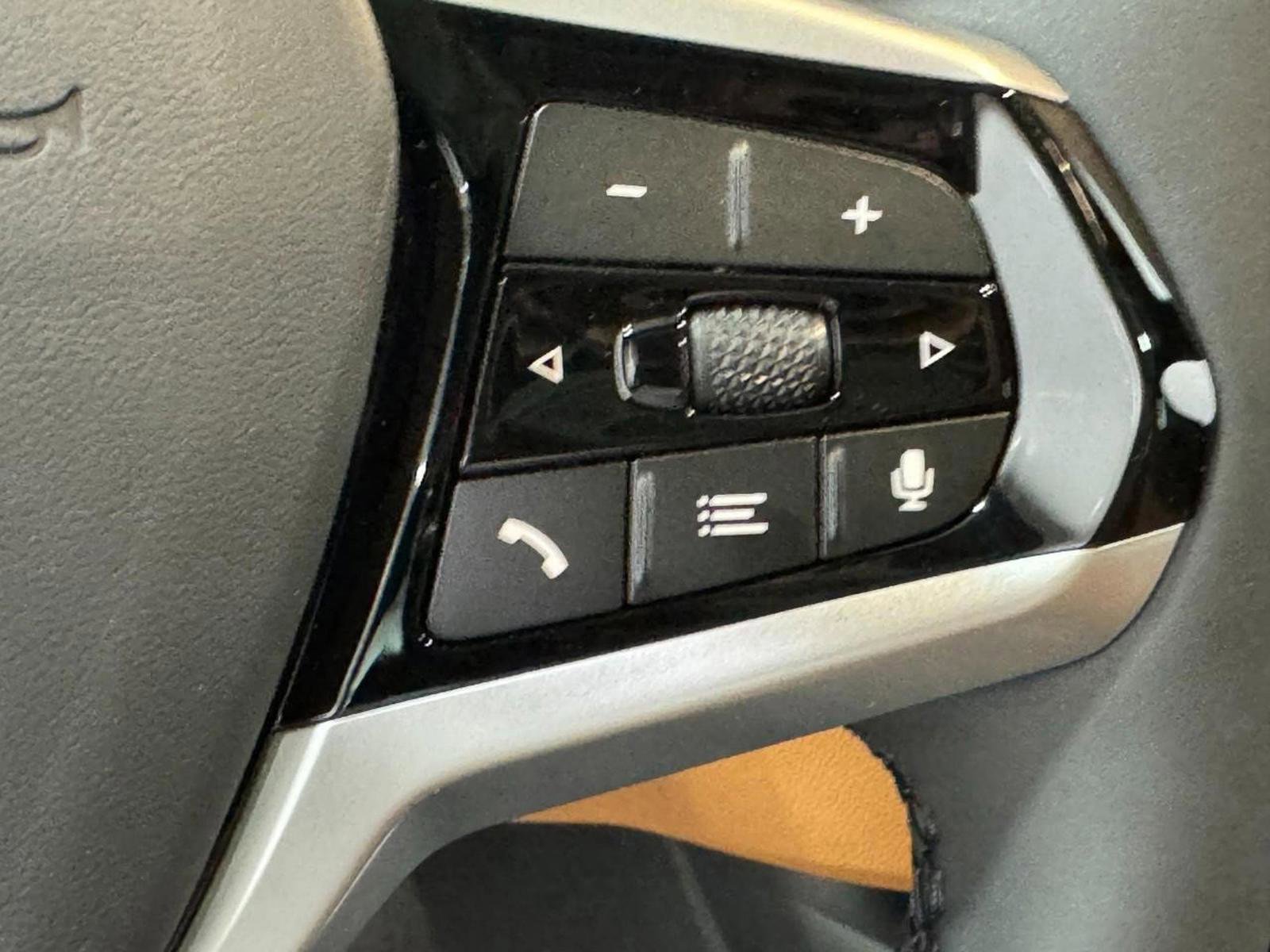 Used 2025 BMW 330i xDrive Sedan w/ Premium Package image 28