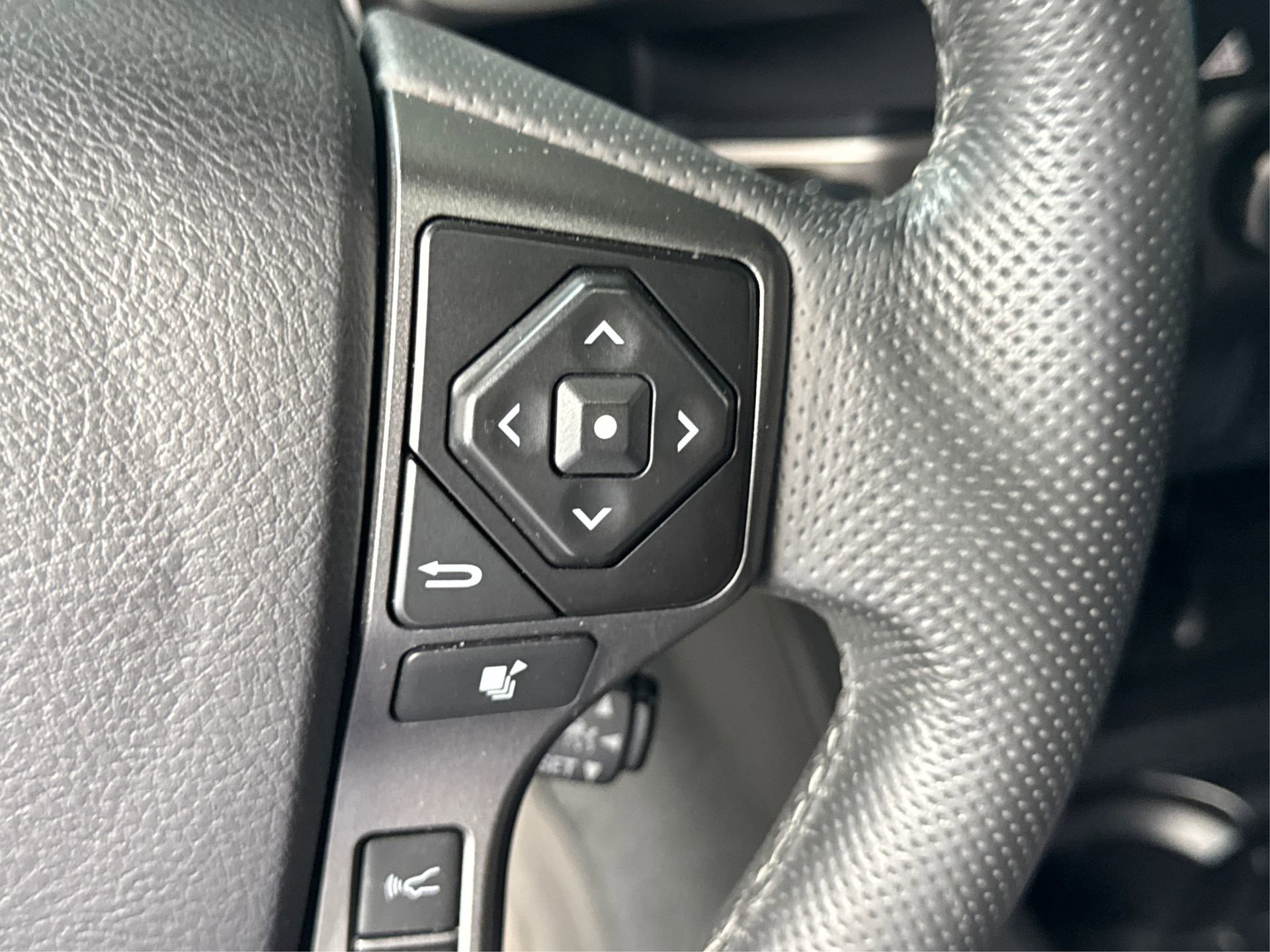 Used 2021 Toyota Tacoma SR5 image 33