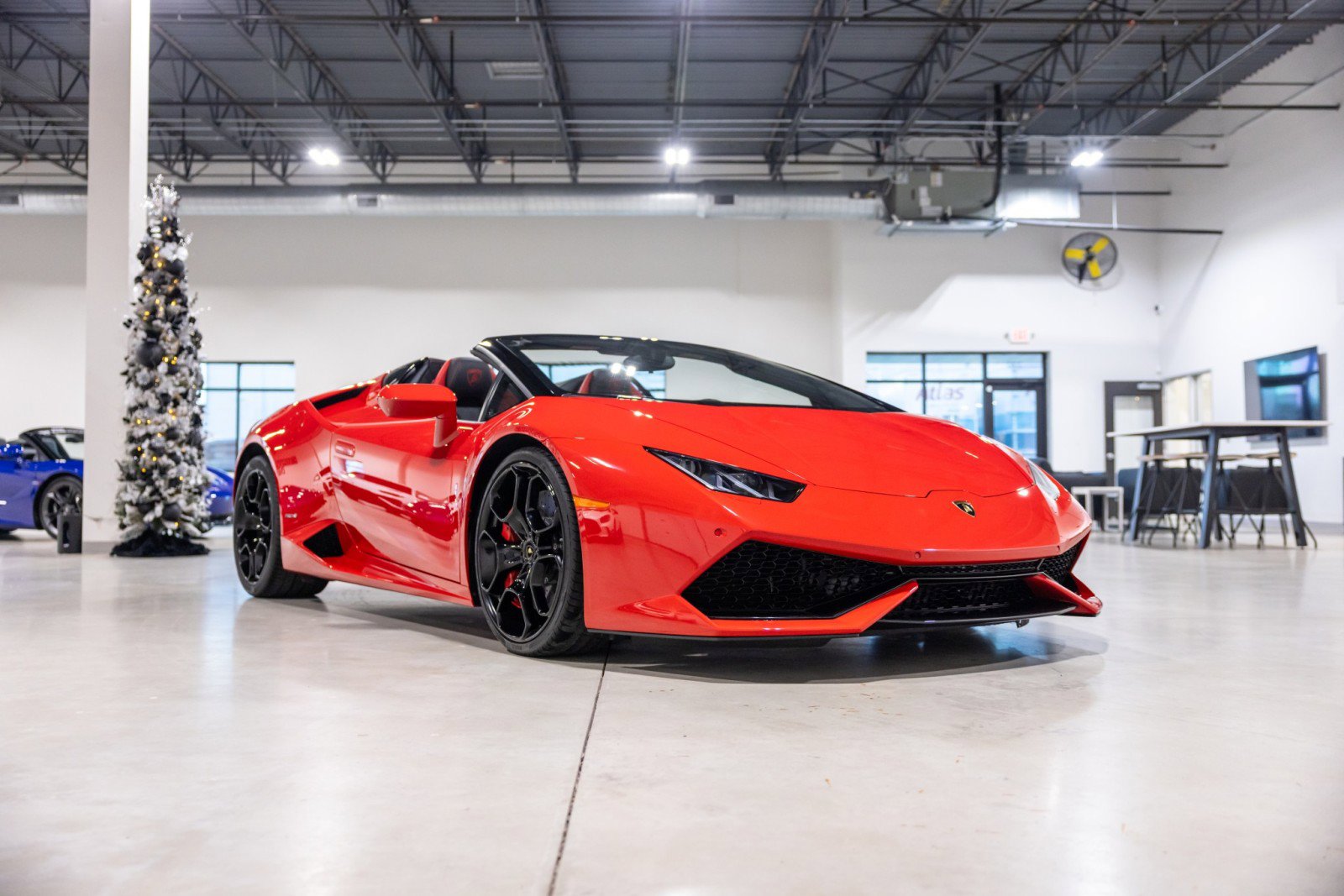 Used 2017 Lamborghini Huracan LP 610-4 image 3