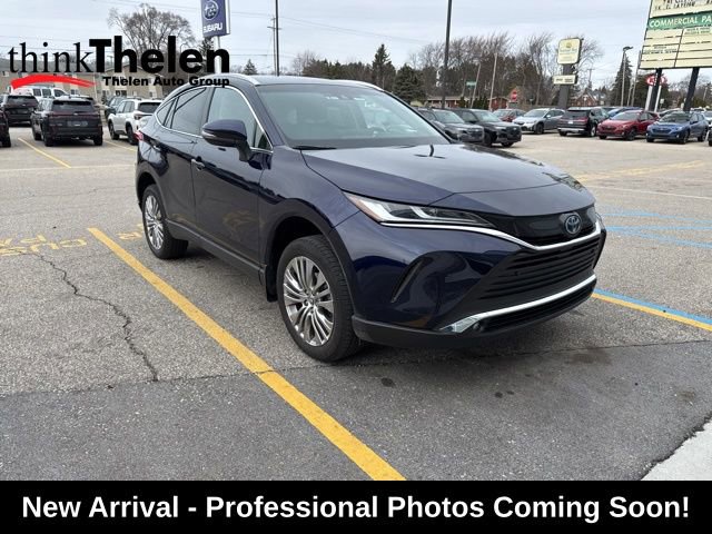 Used 2024 Toyota Venza XLE image 1