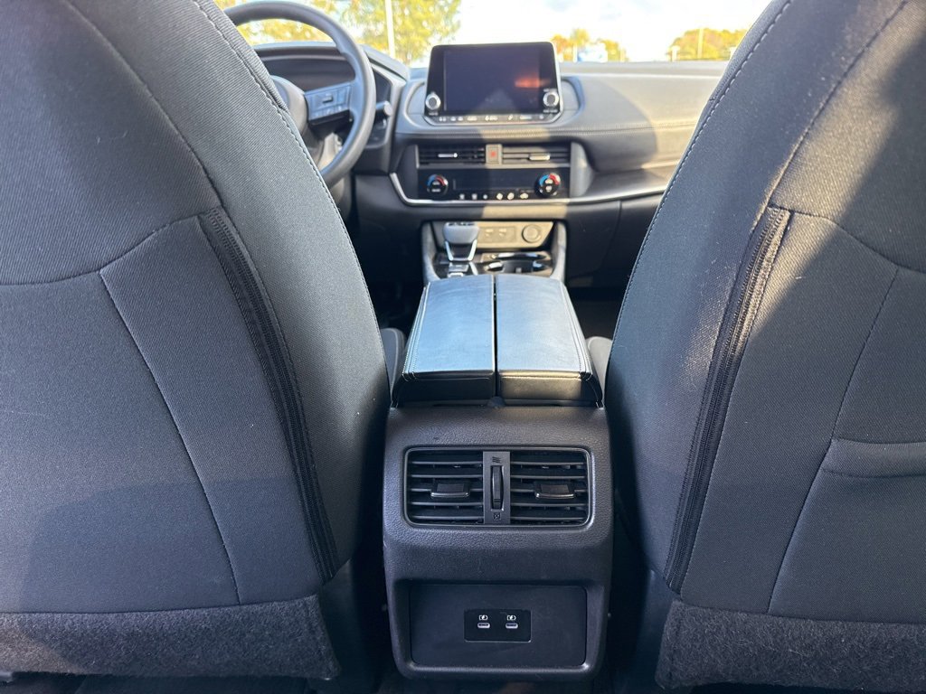 Used 2024 Nissan Rogue SV image 21