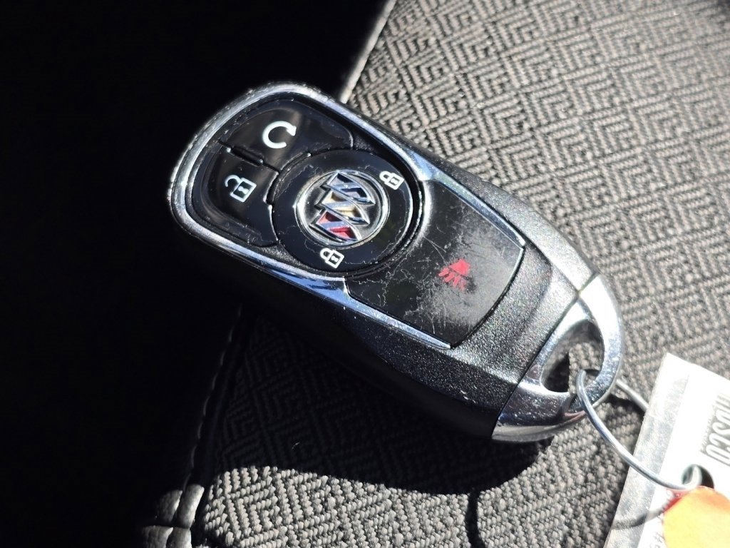 Used 2020 Buick Encore GX Select image 34