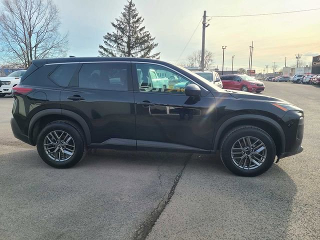 Used 2023 Nissan Rogue S image 4