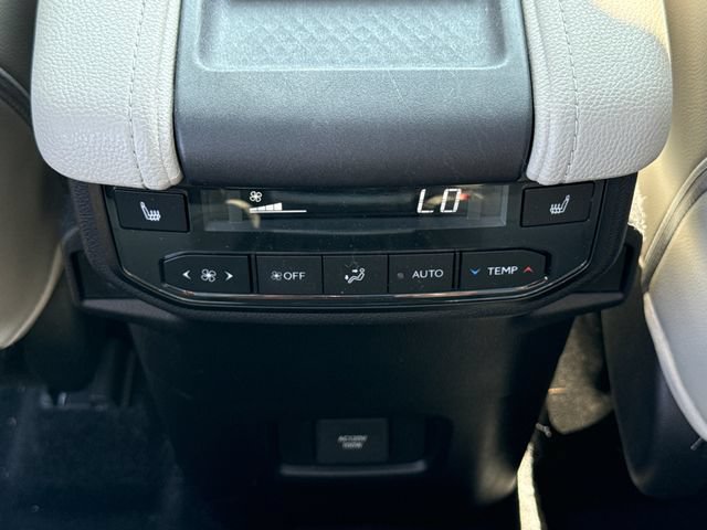 Used 2024 Toyota Grand Highlander AWD image 21