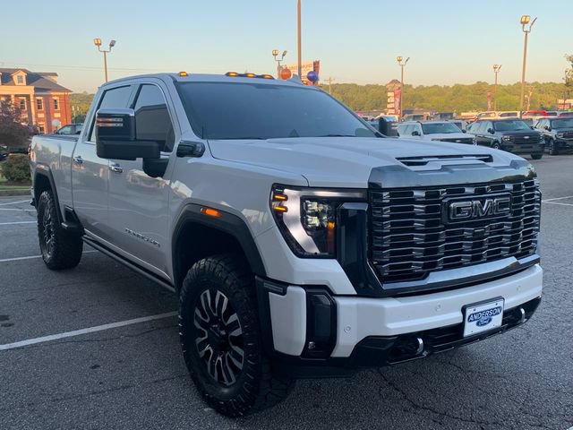 Used 2024 GMC Sierra 2500 Denali Ultimate AWD/4WD image 3