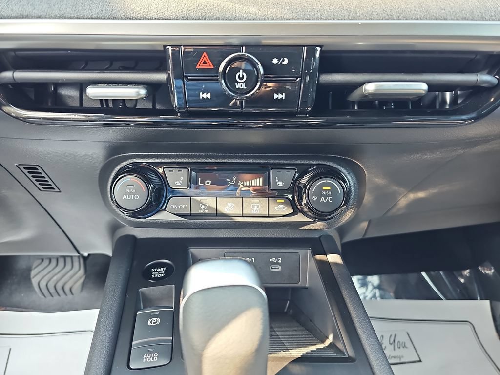 Used 2026 Nissan Kicks SV w/ Charging Package AWD/4WD image 23