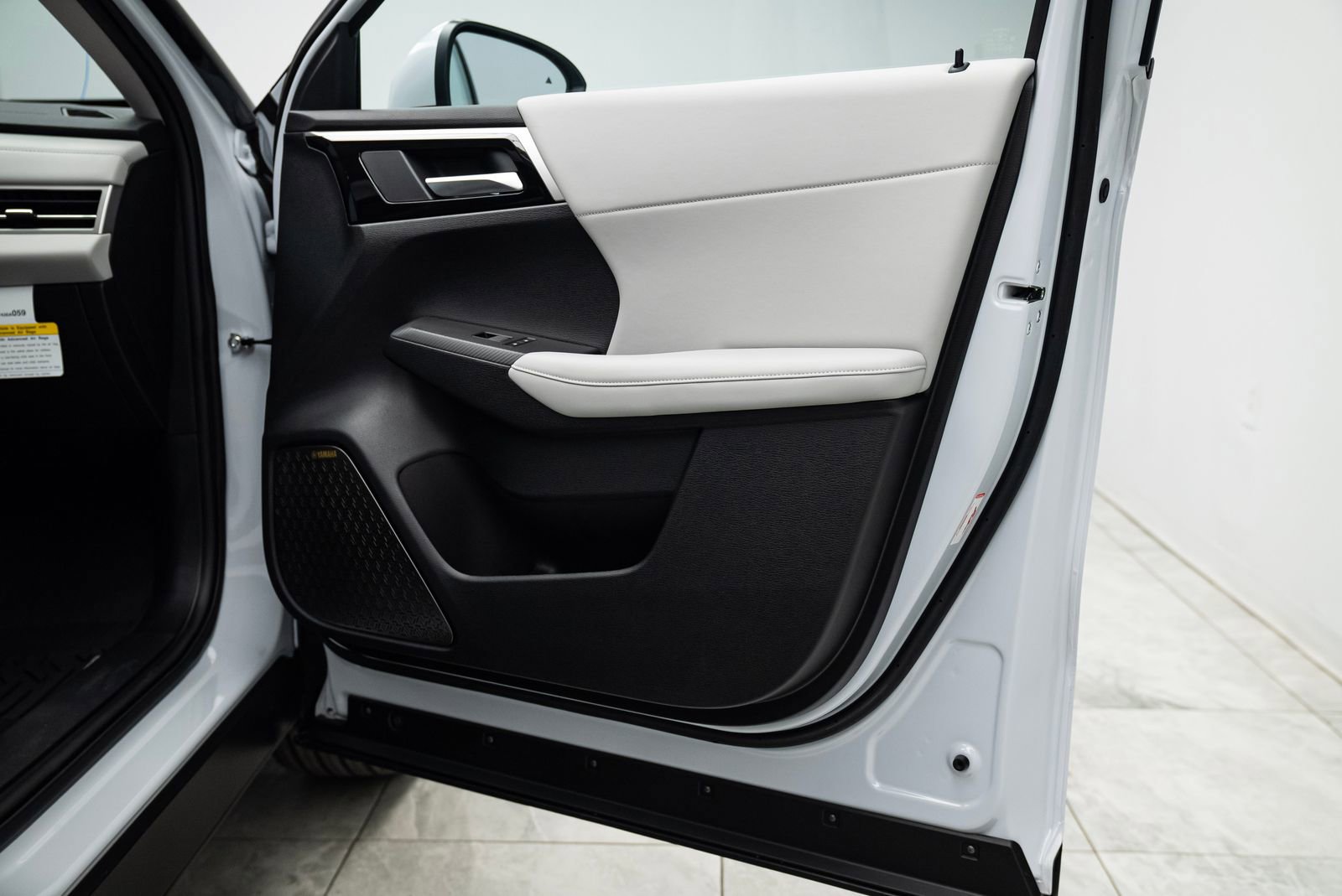 Used 2025 Mitsubishi Outlander SE image 29