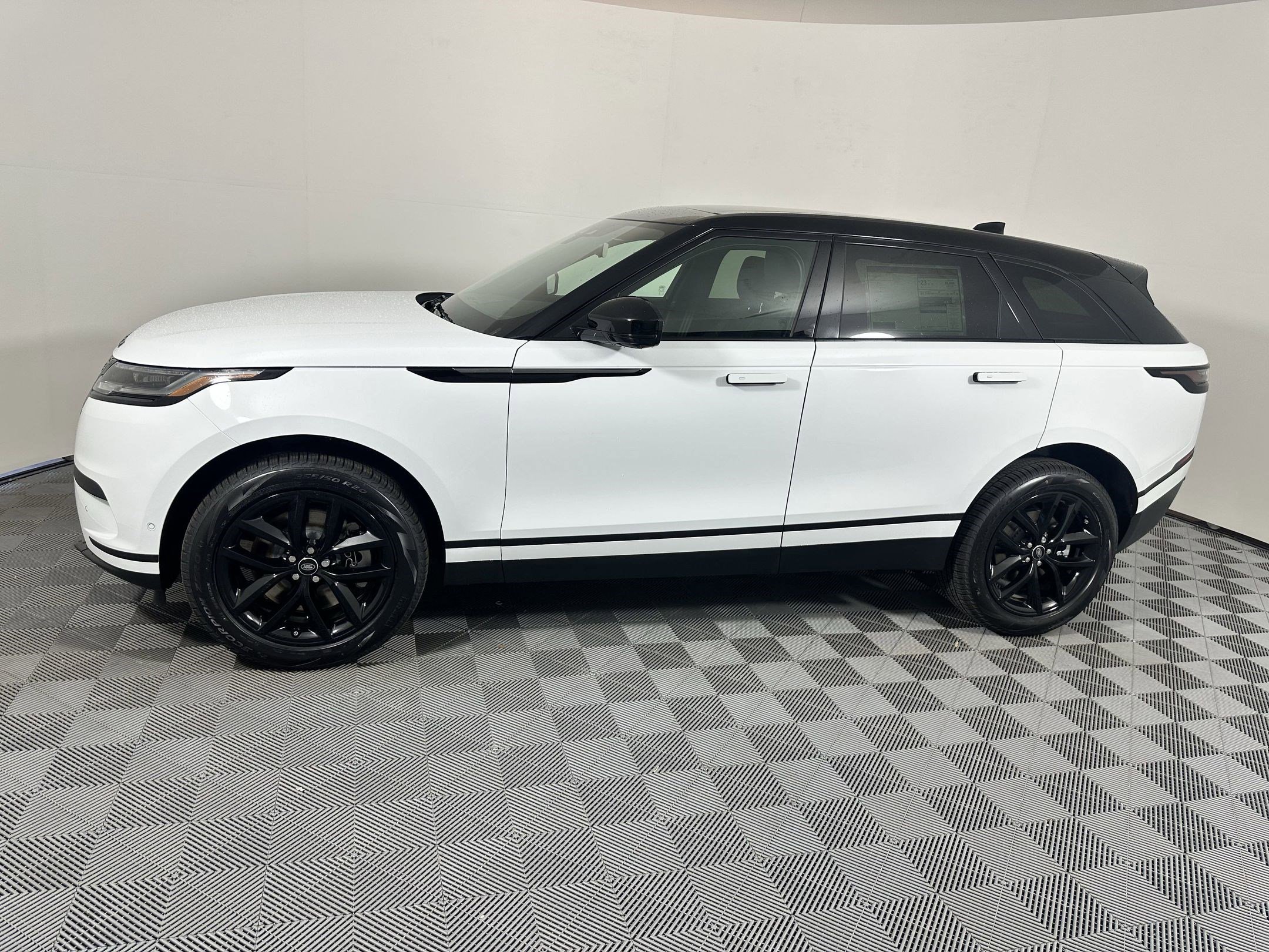 New 2026 Land Rover Range Rover Velar S image 2