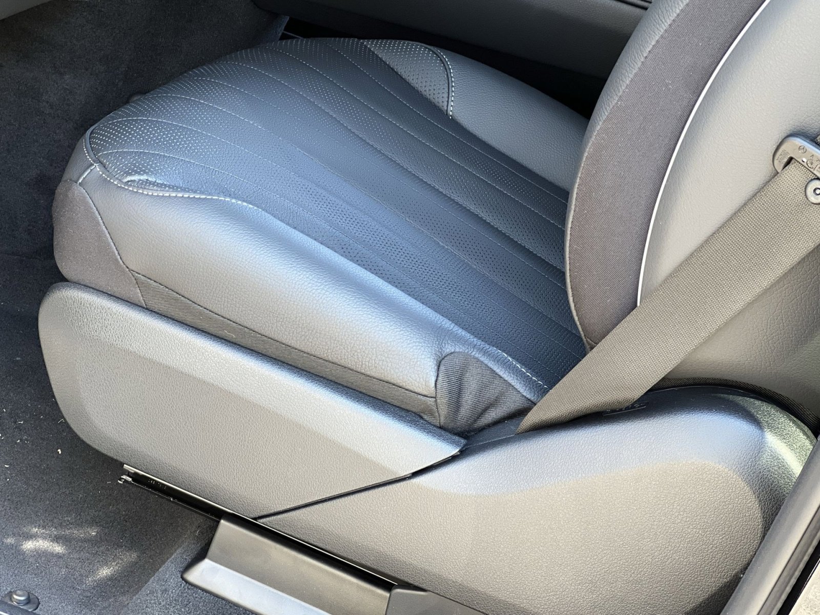 New 2026 Mercedes-Benz EQS 400 4MATIC SUV image 12