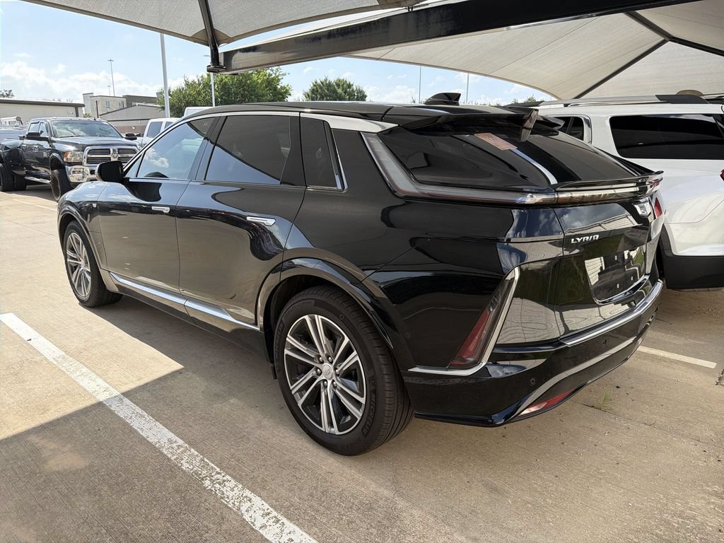 Used 2024 Cadillac Lyriq Luxury RWD image 3