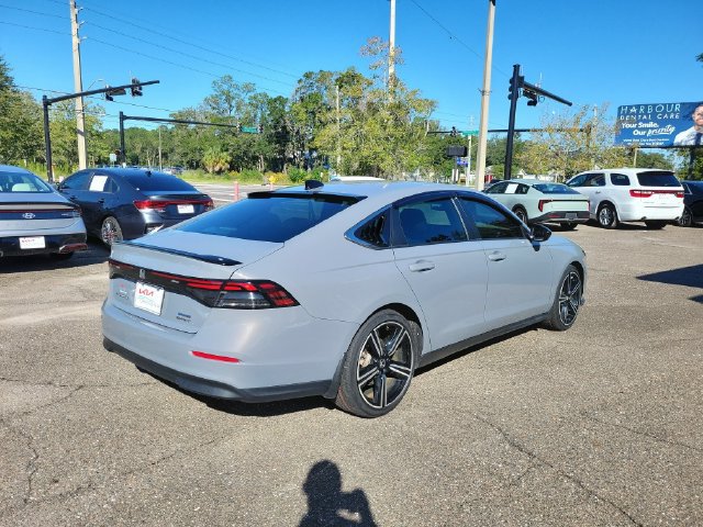 Used 2024 Honda Accord Sport image 2