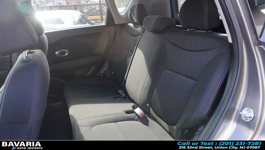Used 2014 Kia Soul 5dr Wgn Auto Base image 24
