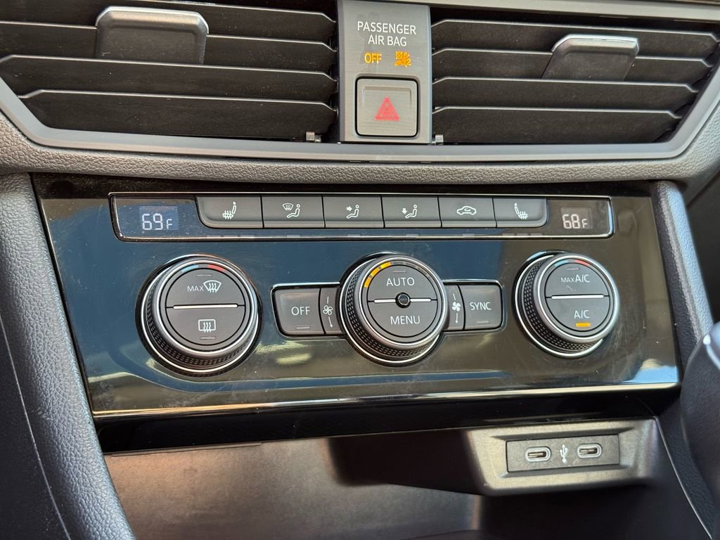 Used 2024 Volkswagen Jetta SE image 30