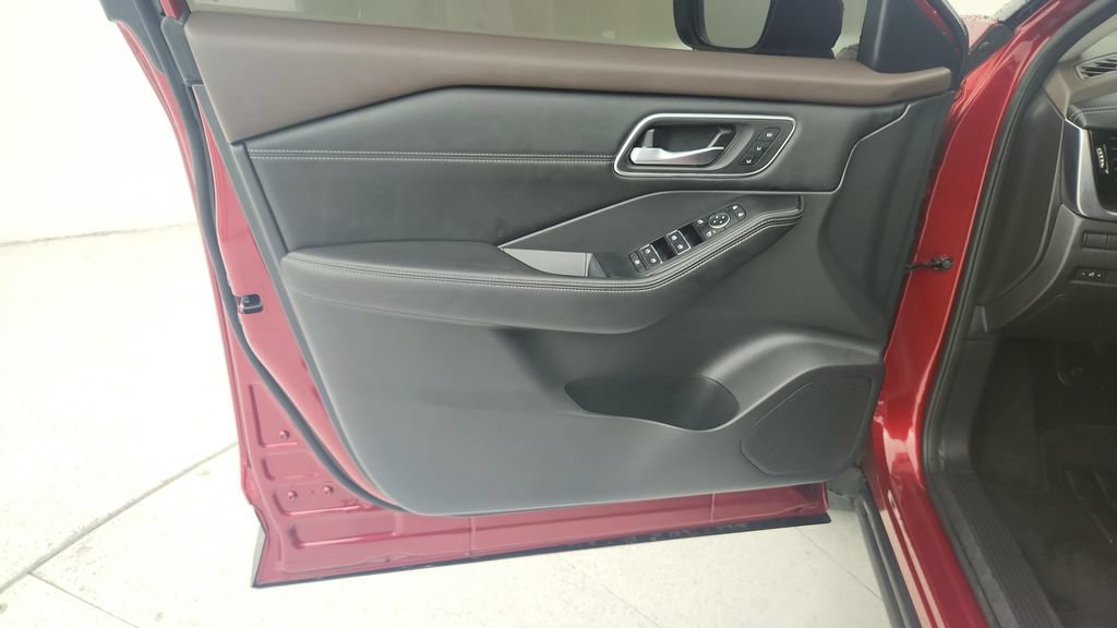 Used 2021 Nissan Rogue SL FWD image 25