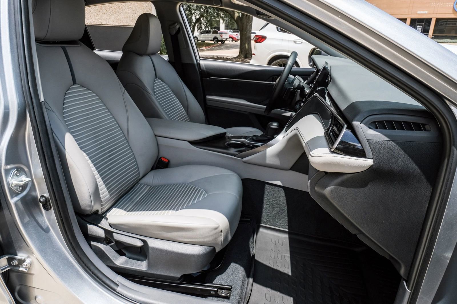 Used 2023 Toyota Camry SE FWD image 34