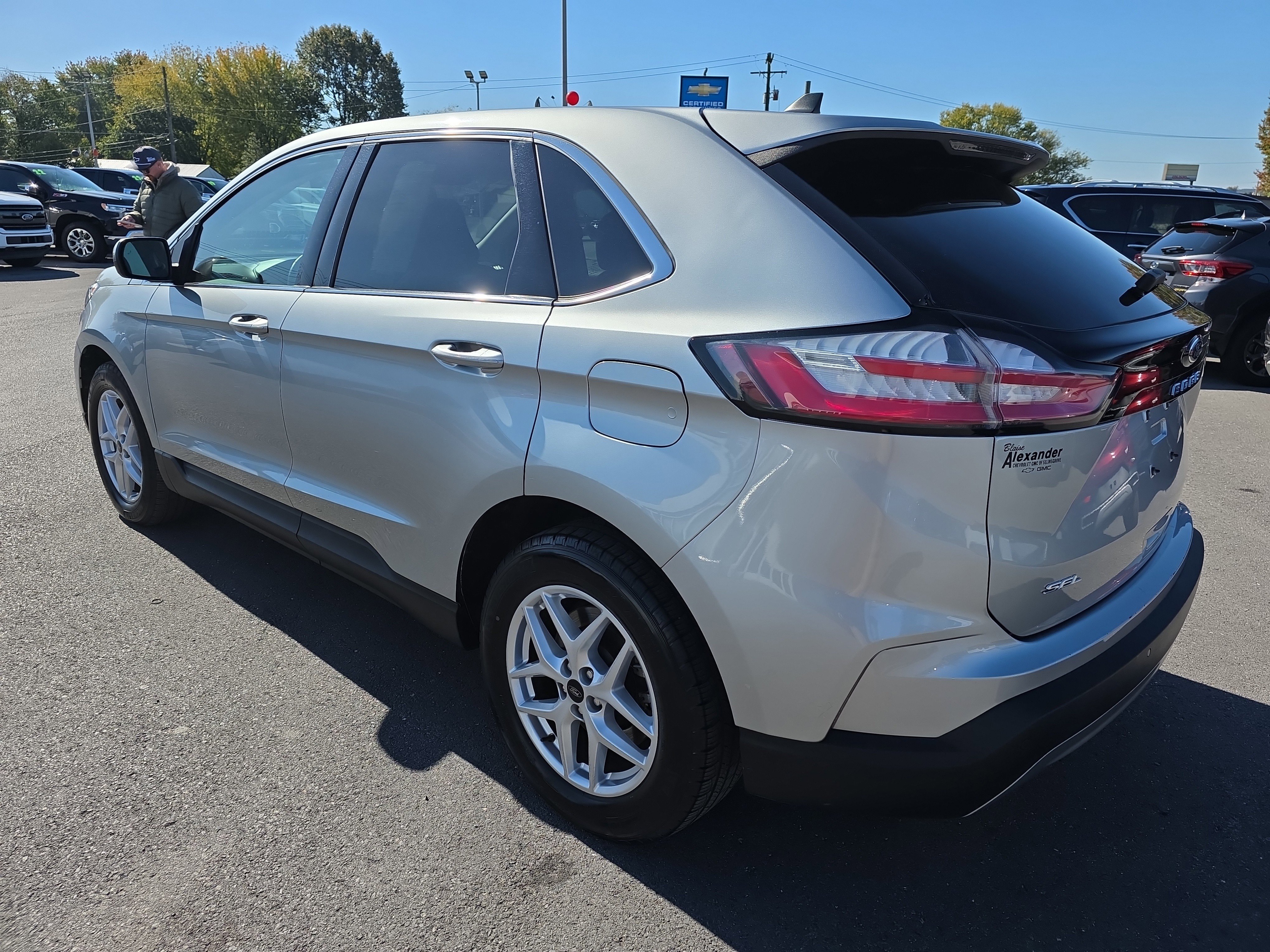 Used 2024 Ford Edge SEL image 6