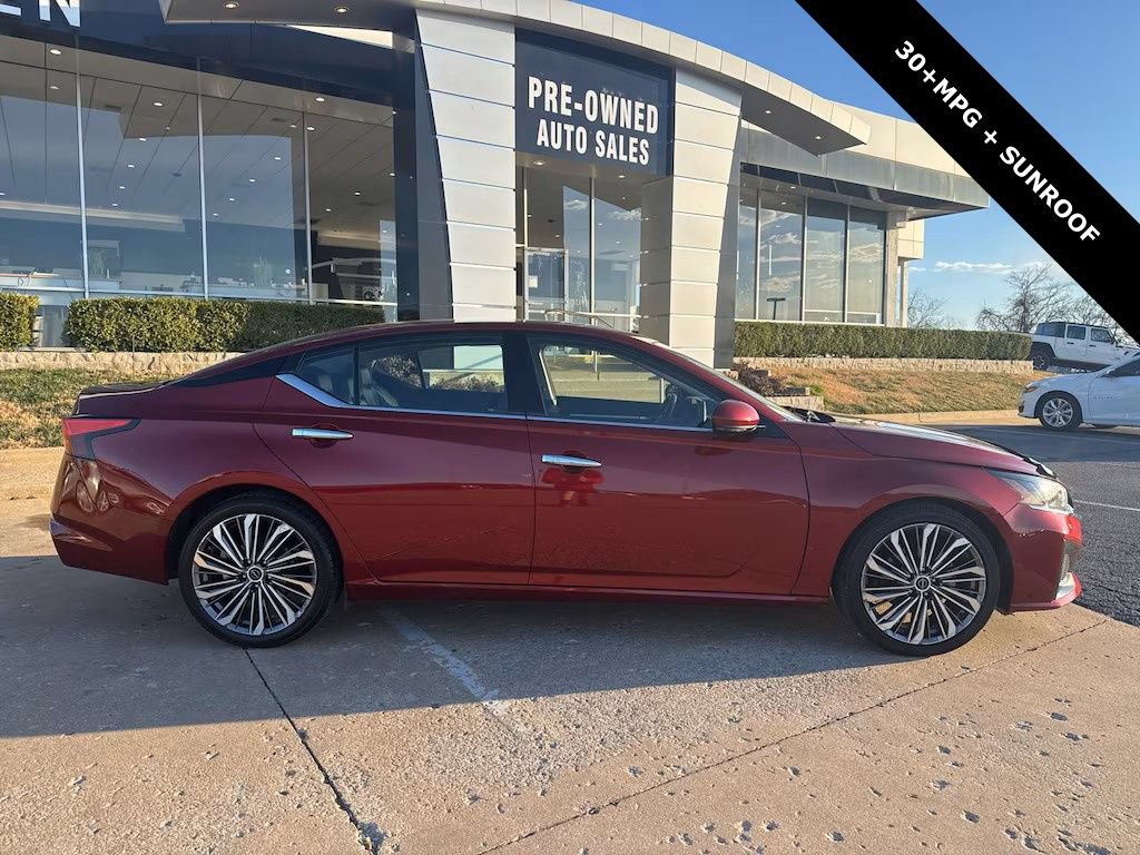 Used 2023 Nissan Altima 2.5 SL FWD image 2
