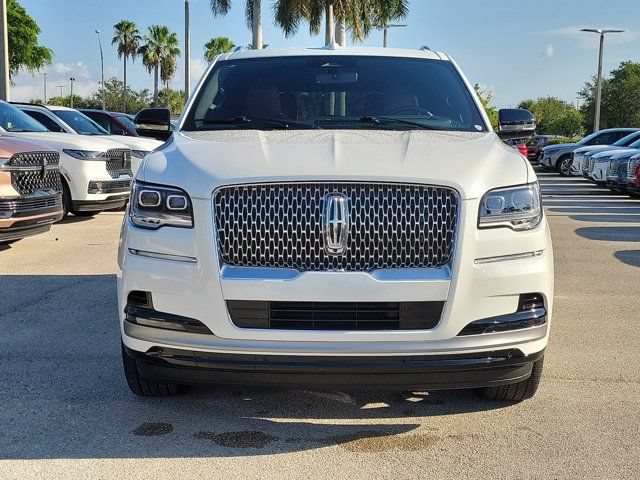Certified 2023 Lincoln Navigator Reserve AWD/4WD image 2