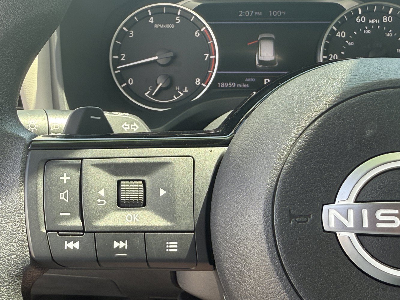 Used 2023 Nissan Rogue SV AWD/4WD image 16