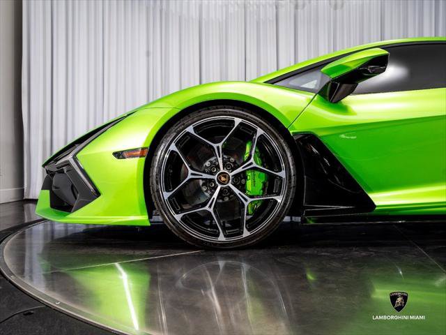 Used 2024 Lamborghini Revuelto AWD/4WD image 11