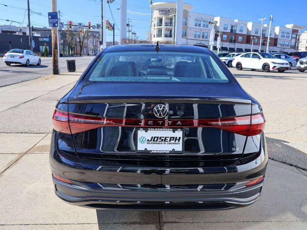 New 2026 Volkswagen Jetta SE FWD image 4