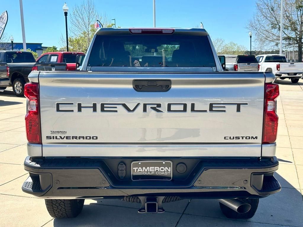 Used 2025 Chevrolet Silverado 2500 Custom w/ Custom Value Package image 3
