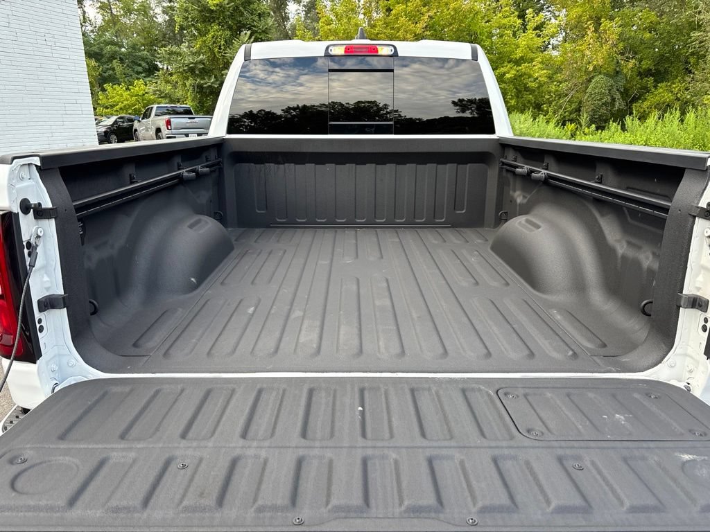 Used 2025 RAM 1500 Laramie w/ Night Edition AWD/4WD image 11