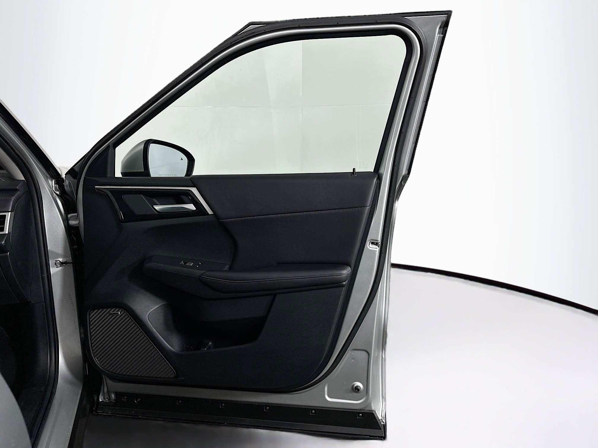 Used 2025 Mitsubishi Outlander SE image 32