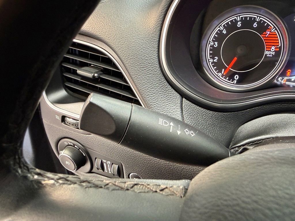 Used 2019 Jeep Cherokee Trailhawk w/ Comfort & Convenience Group image 37