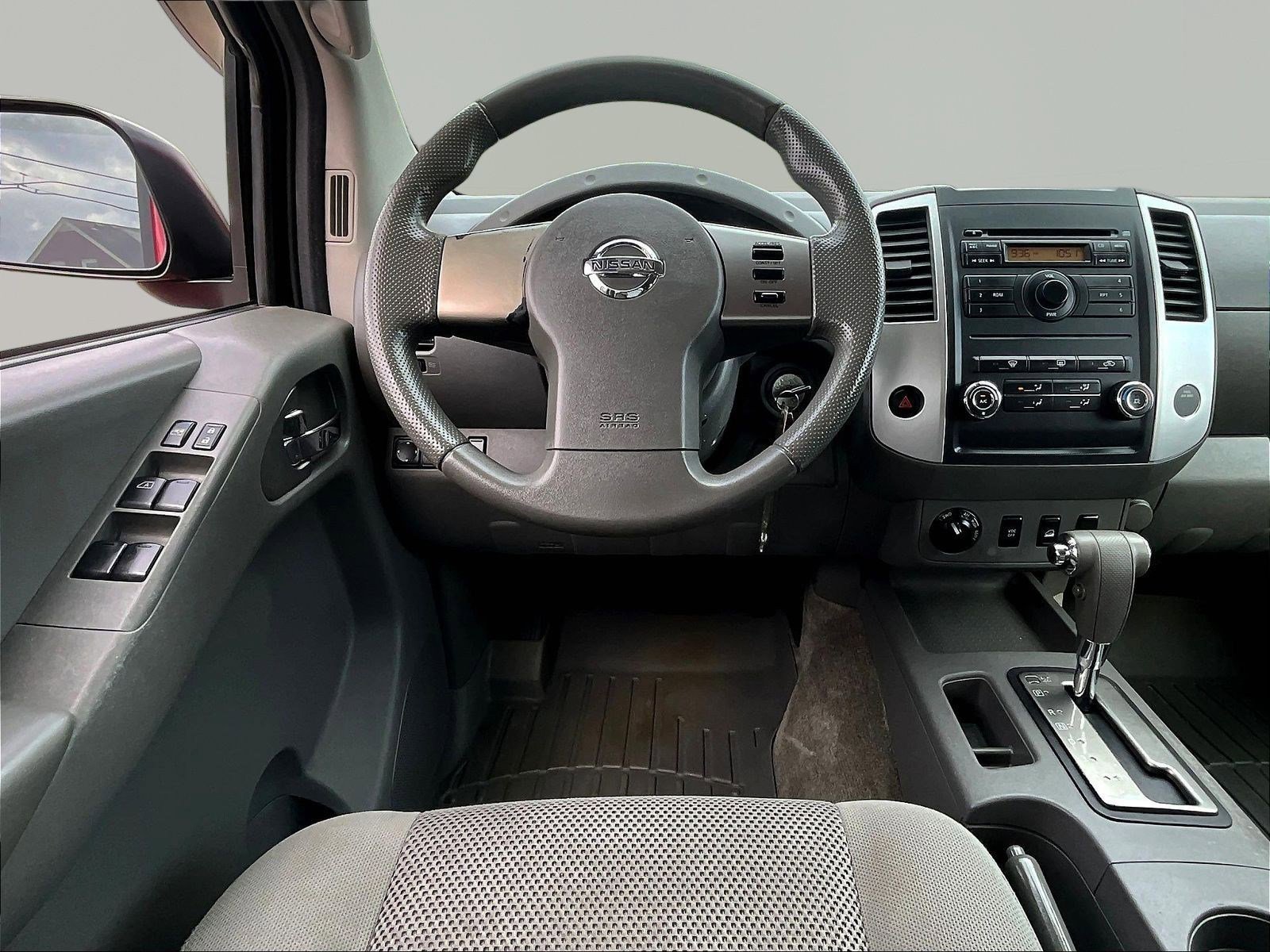 Used 2011 Nissan Frontier SV AWD/4WD image 9
