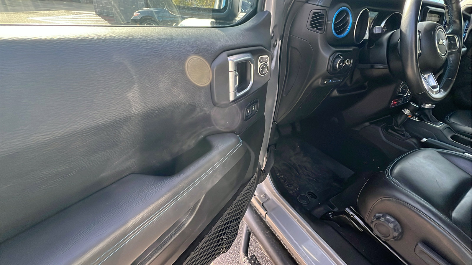 Used 2021 Jeep Wrangler Unlimited Rubicon 4xe w/ Cold Weather Group image 15