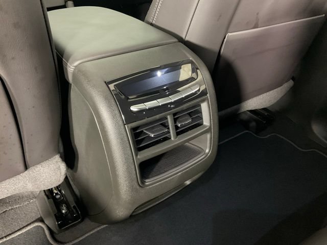 New 2025 Cadillac XT5 Premium Luxury w/ Technology Package AWD/4WD image 21