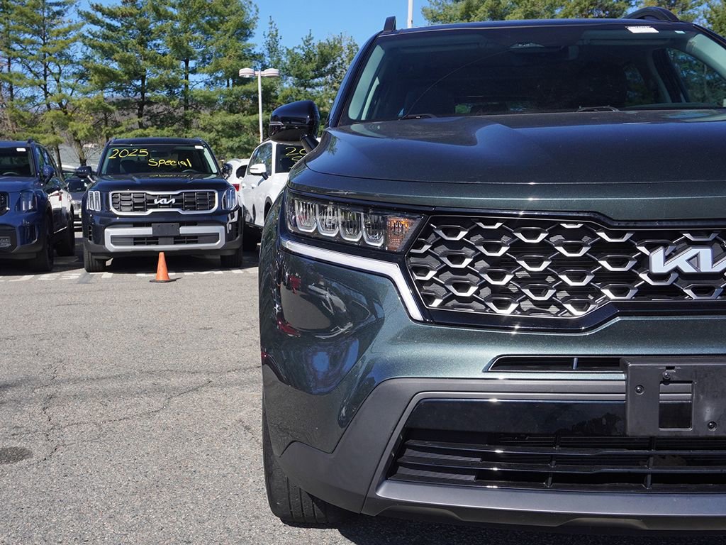 Used 2023 Kia Sorento S w/ Panoramic Sunroof Package image 14