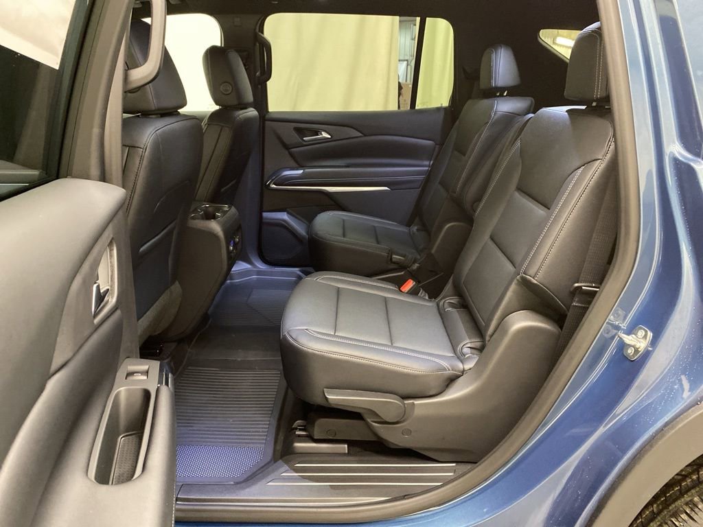 New 2026 Chevrolet Traverse LT w/ Sun and Wheel Package AWD/4WD image 16