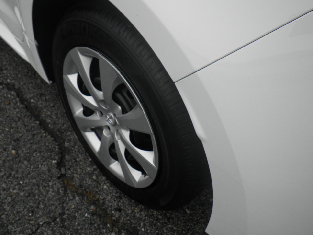 Used 2025 Toyota Corolla LE FWD image 12