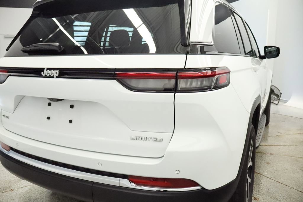 Used 2025 Jeep Grand Cherokee Limited w/ Trailer Tow Package image 18